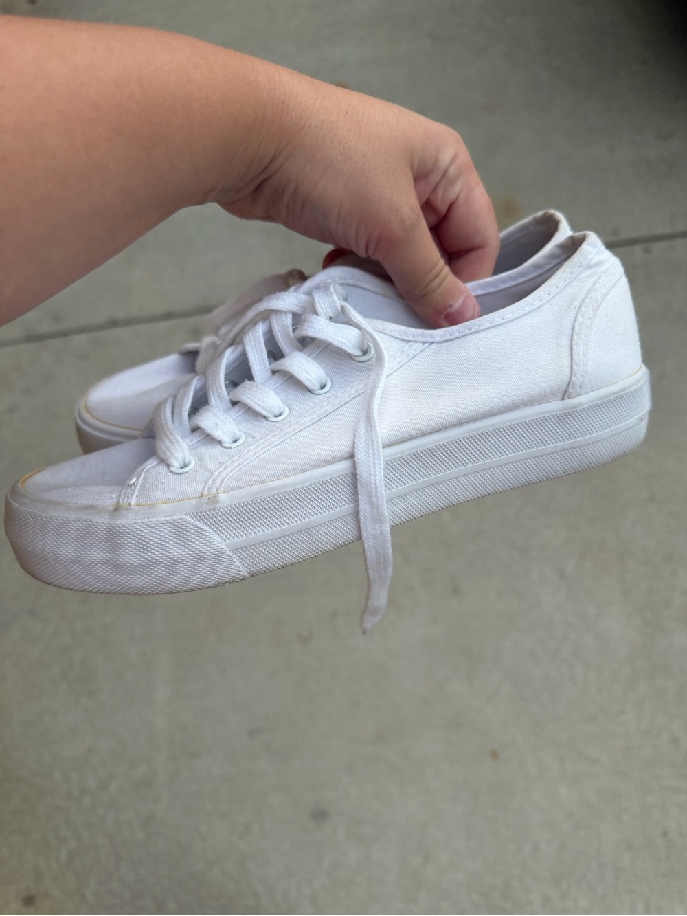 American Eagle Outfitters White Canvas Low-Top Sneakers